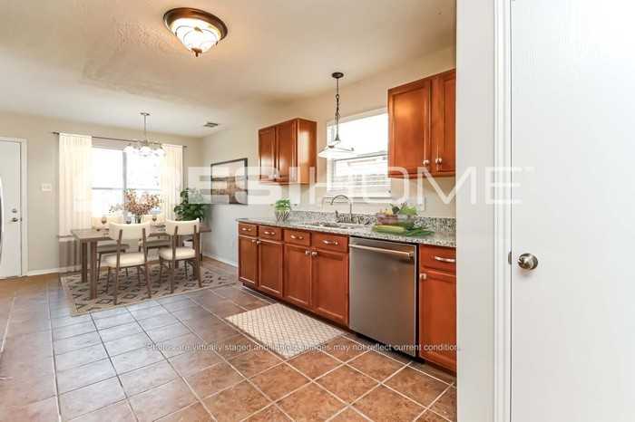 17203 Hawks Landing Dr - Photo 4 of 19