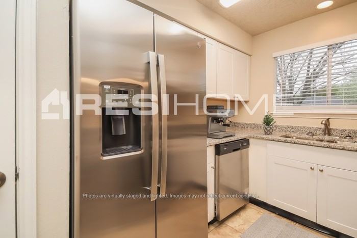 6402 Wild River Dr - Photo 2 of 20
