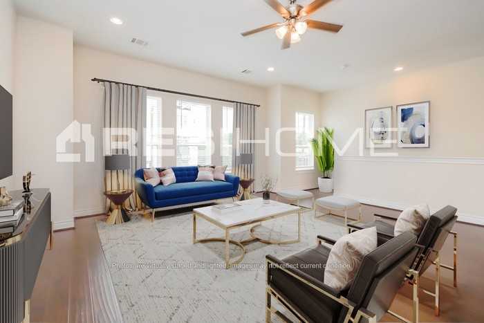 2326 St Emanuel St - Photo 6 of 20