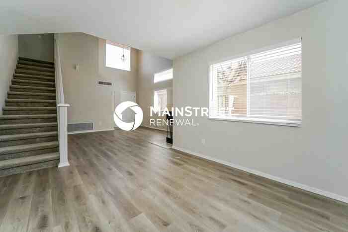 4667 W Weathervane St - Photo 5 of 16
