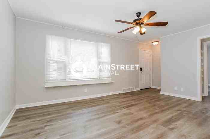 11810 W 69th St - Photo 3 of 17