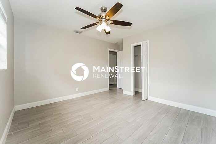 61 Nw 48th St - Photo 6 of 16