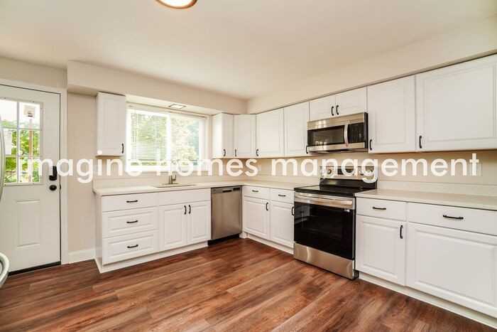 12400 Adams Dr - Photo 6 of 16