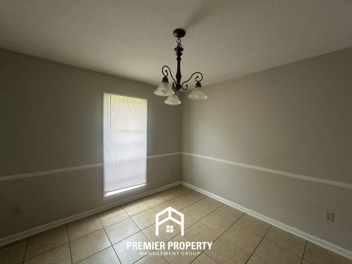 2462 Kimbark Woods Cv - Photo 2 of 21