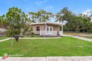 featured image of 107 E Spruce St