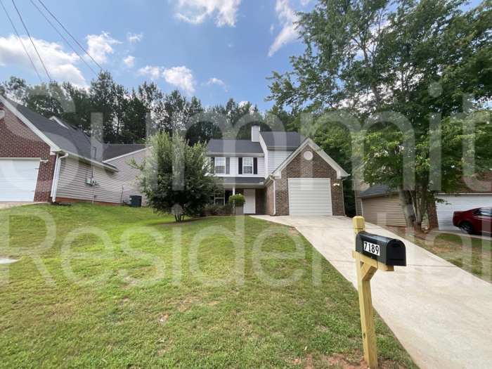 7189 Ravenwood Ln - Photo 2 of 19