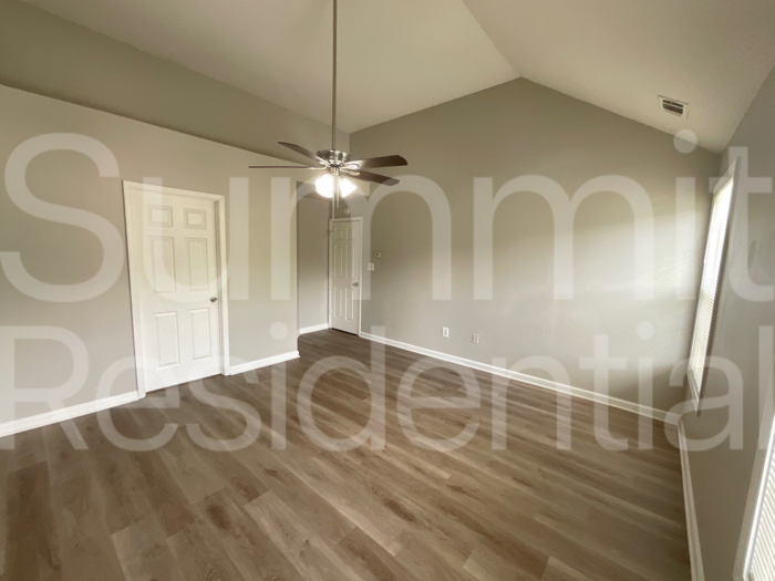 7189 Ravenwood Ln - Photo 6 of 19
