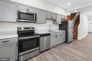 featured image of 900 Bennett Pl