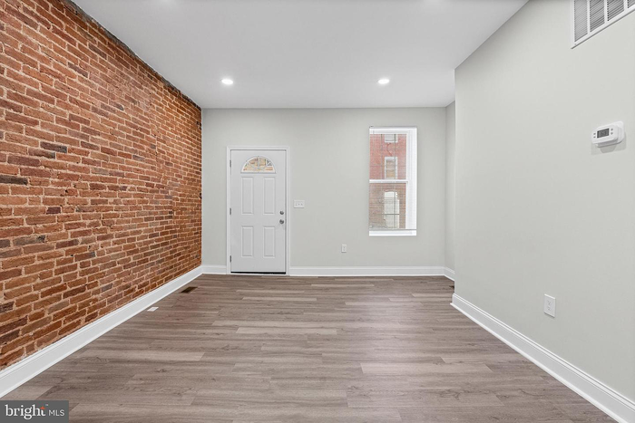 900 Bennett Pl - Photo 6 of 25