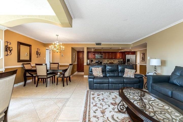 1915 Lavers Circle - Photo 3 of 8
