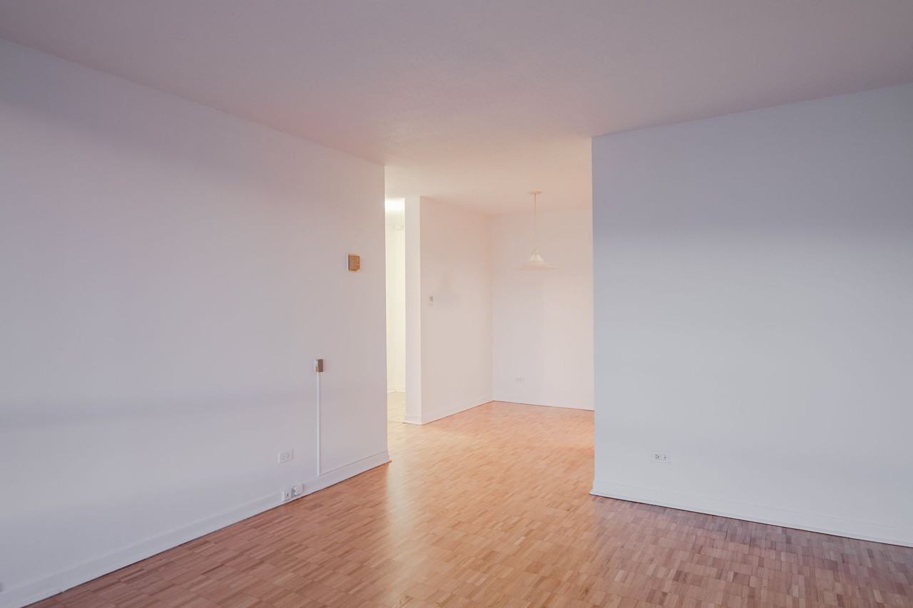 1975 Boul De Maisonneuve O — photo 2