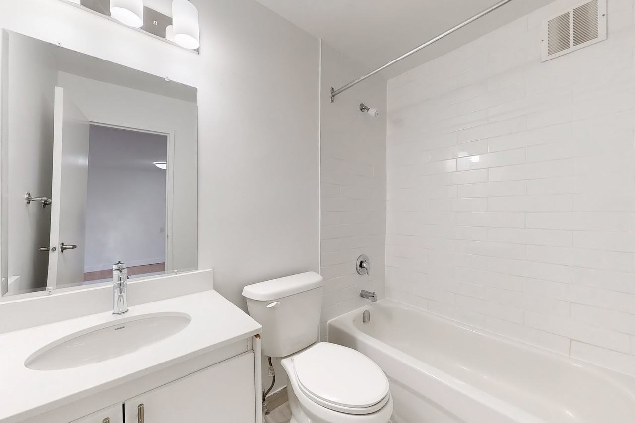498 Queens Avenue - Photo 5 of 15