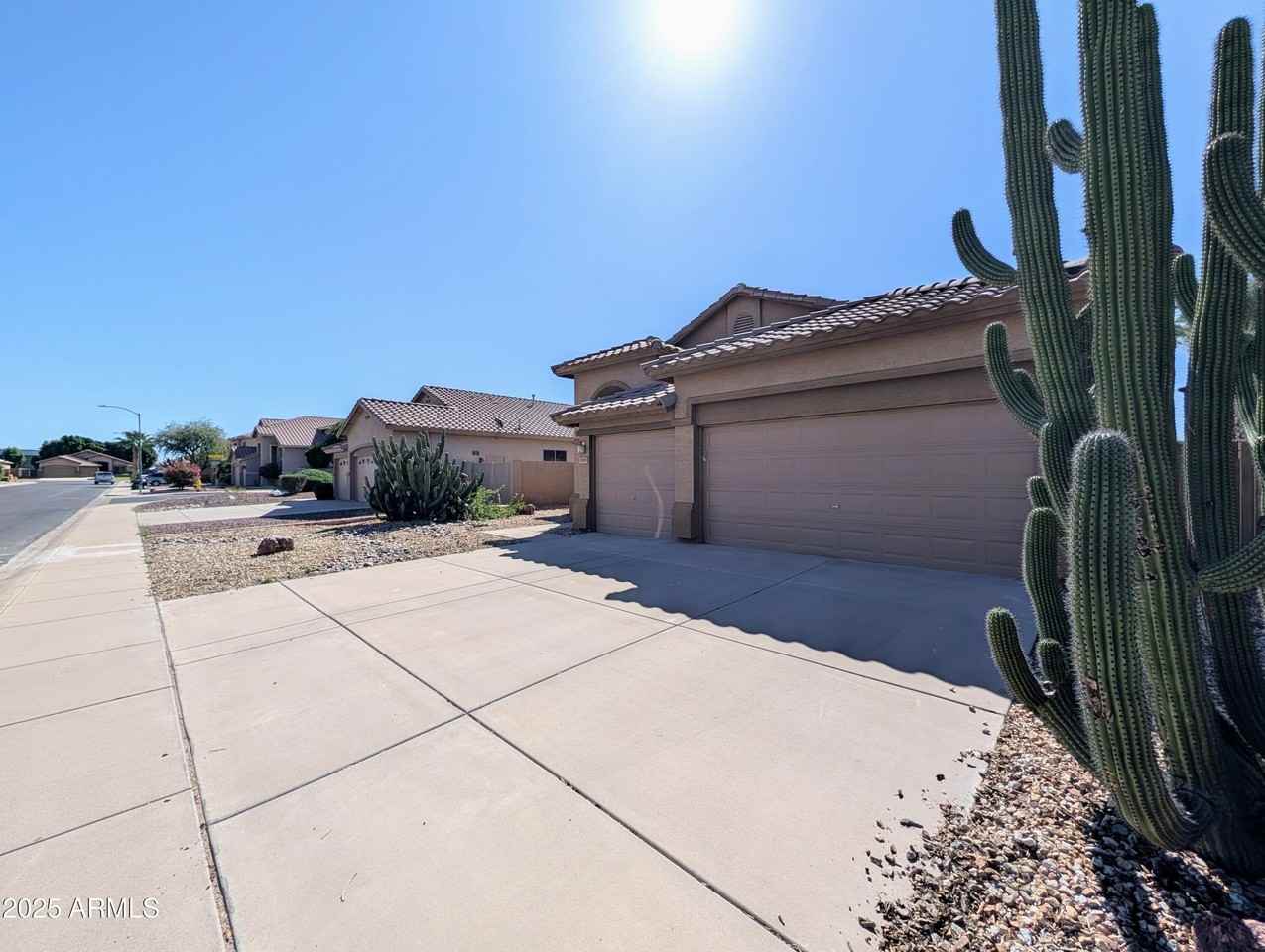 5959 W Kimberly Way - Photo 3 of 41