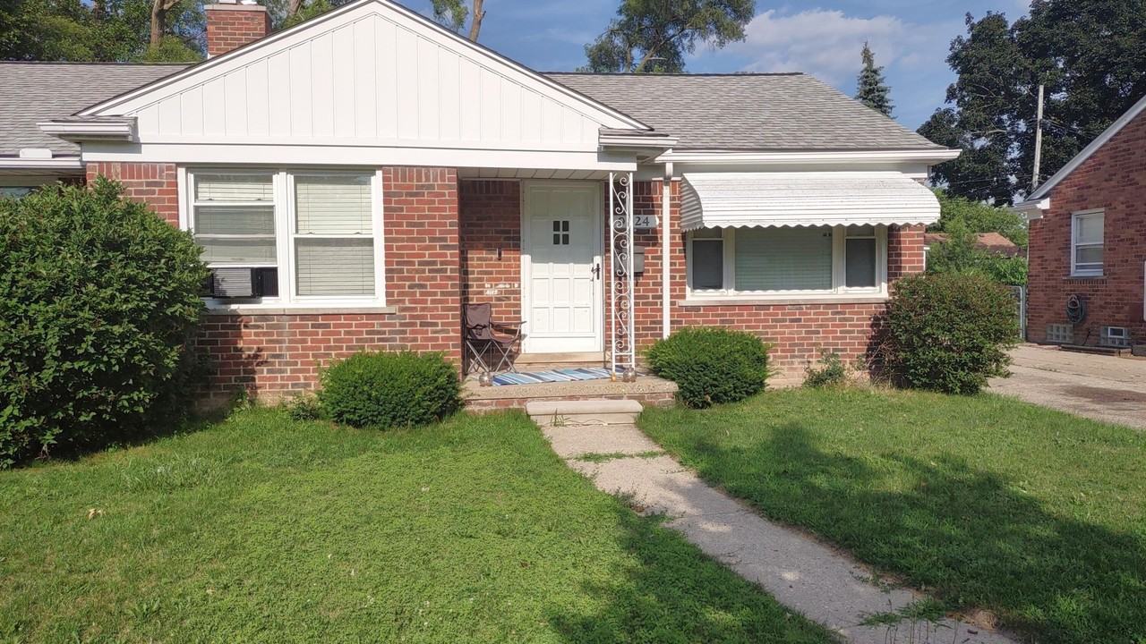 9924 Roseland St - Photo 2 of 14