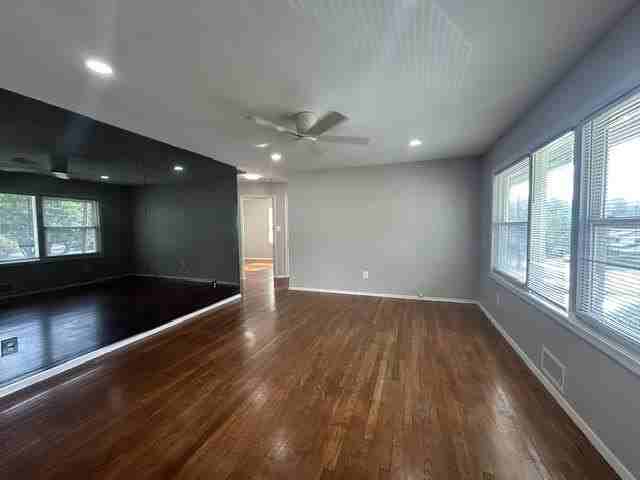 328 W Edmonston Dr - Photo 2 of 31