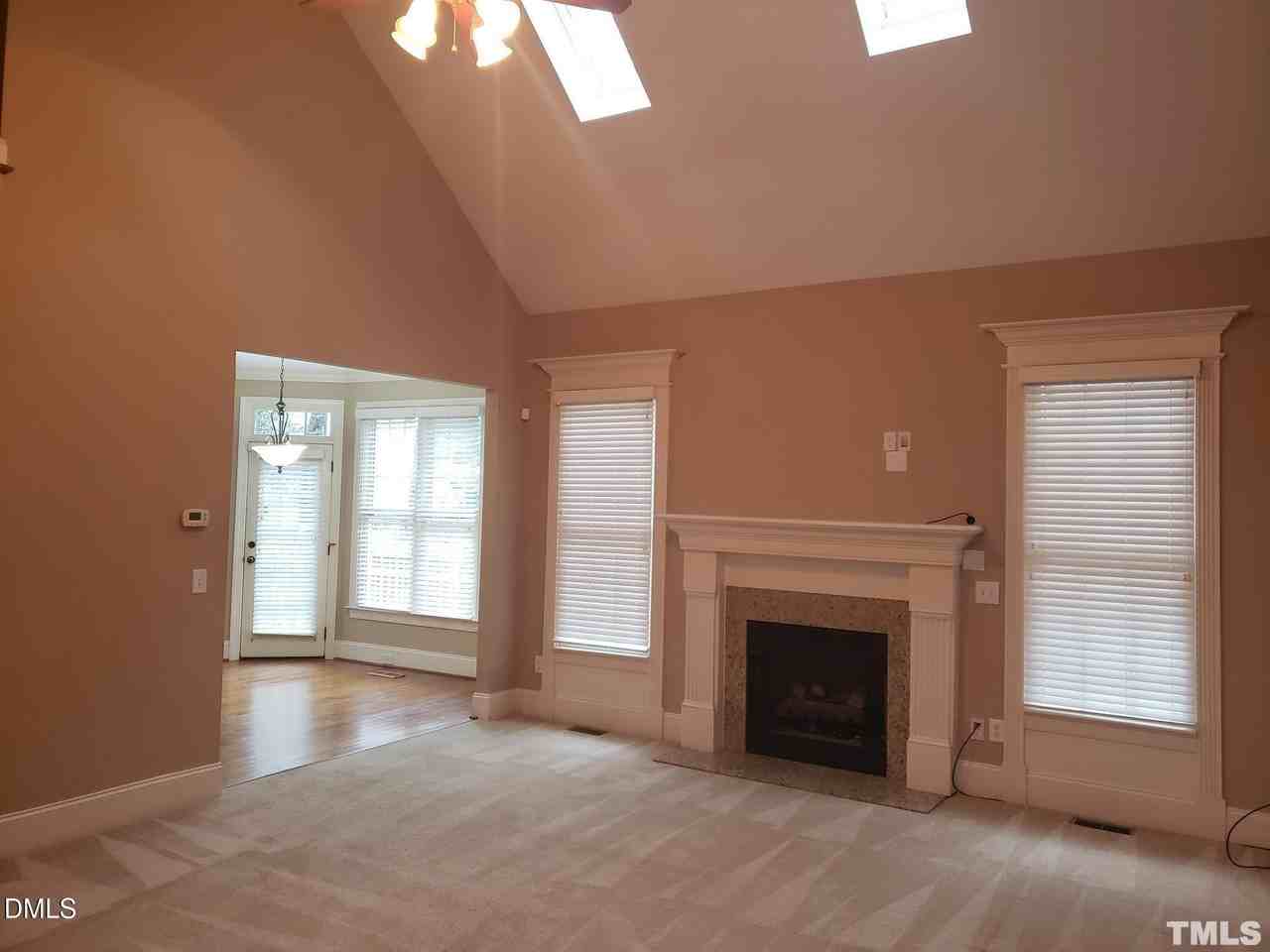 381 Carolina Oaks Ave - Photo 4 of 16
