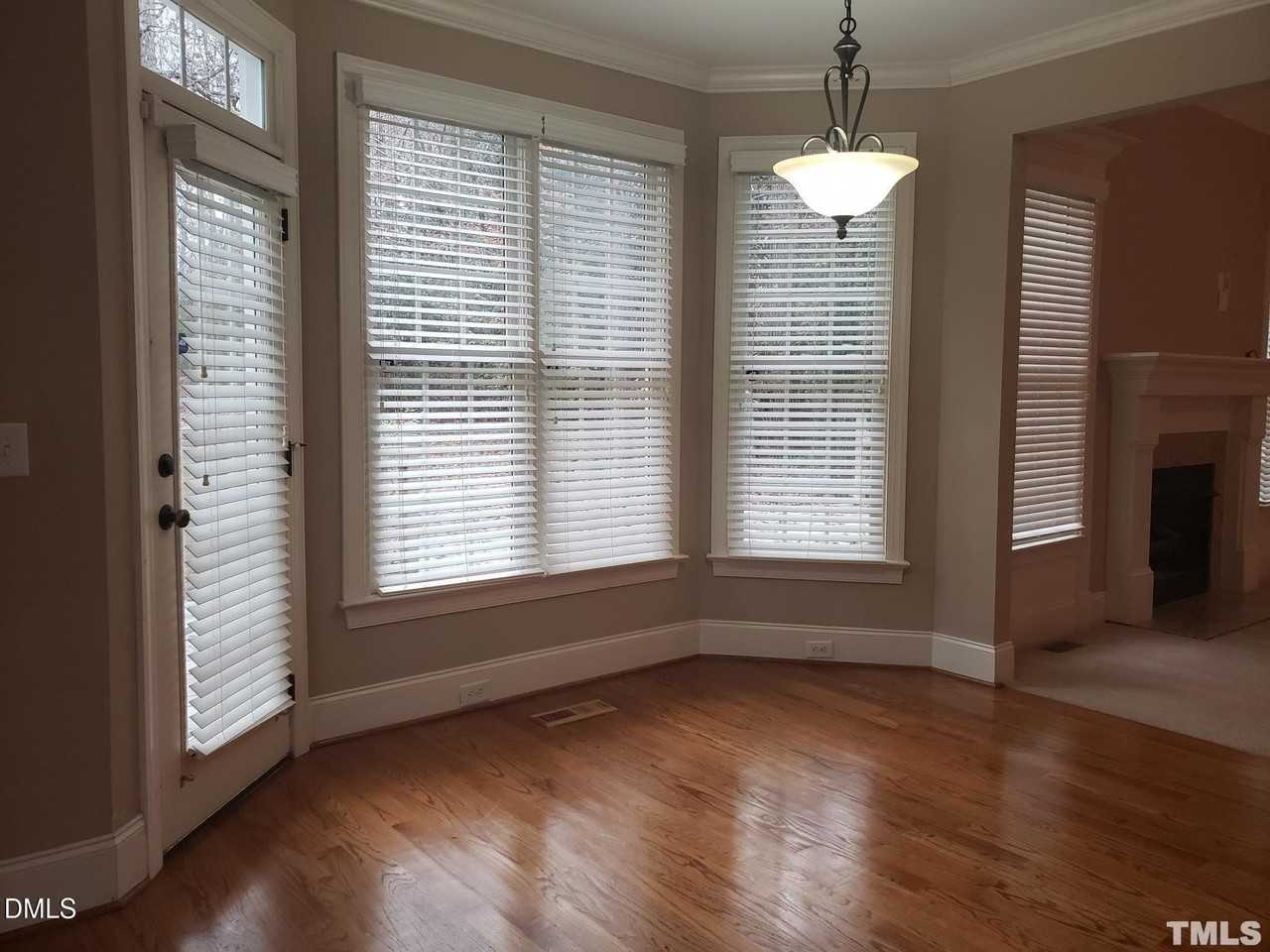 381 Carolina Oaks Ave - Photo 5 of 16