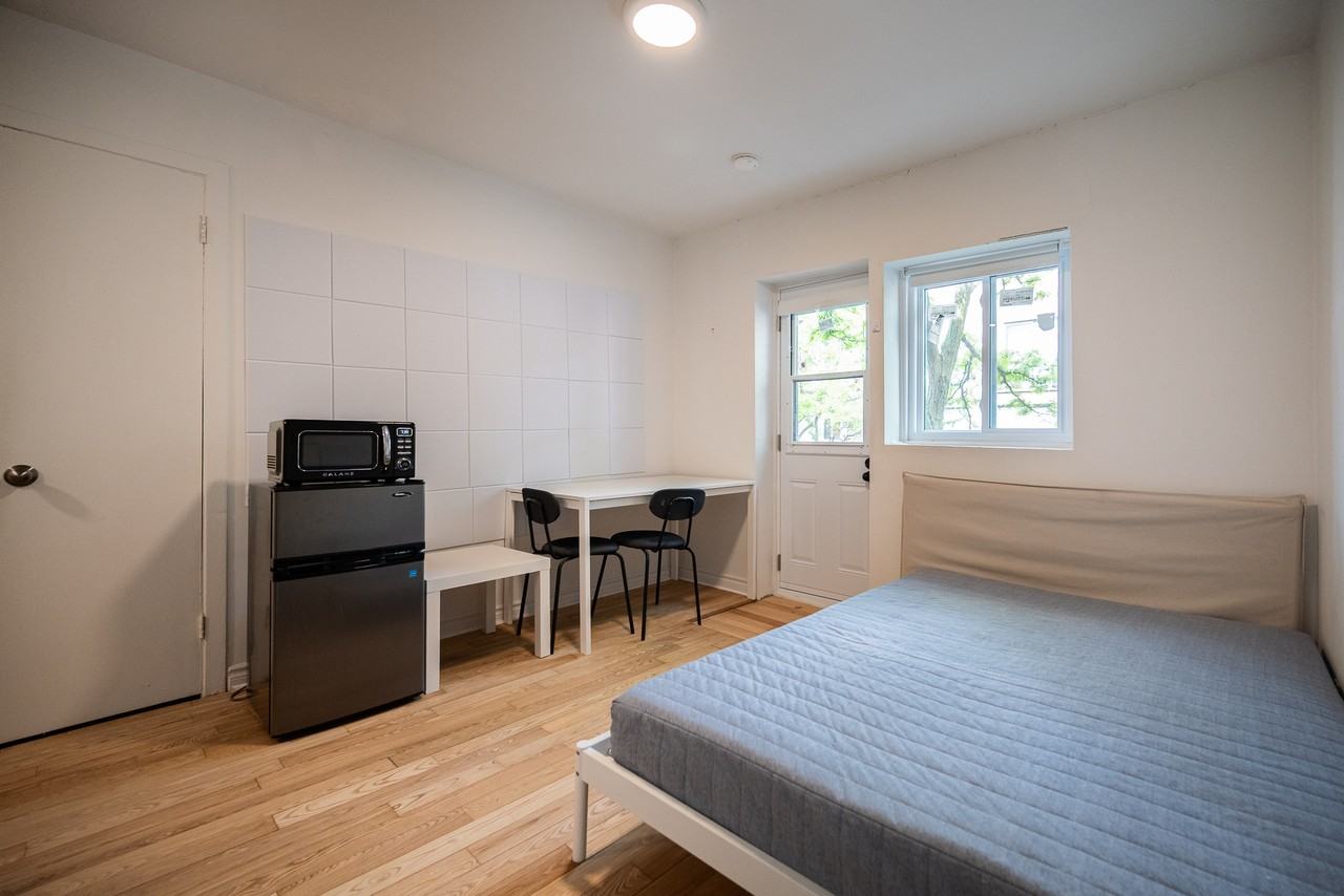 820 Roy Est - Photo 5 of 10