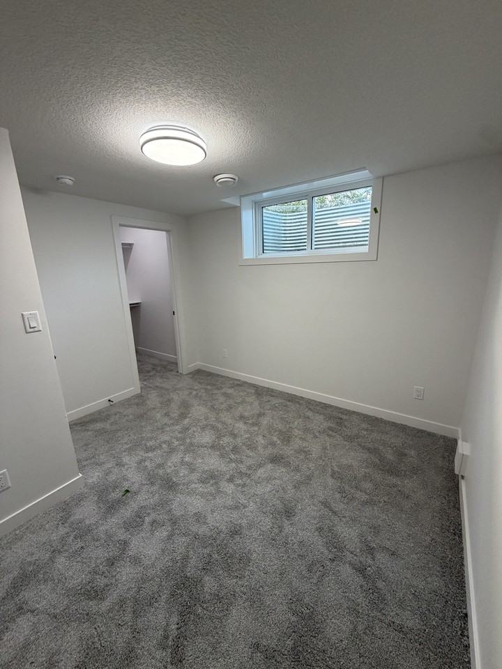 Strathern - Photo 2 of 26