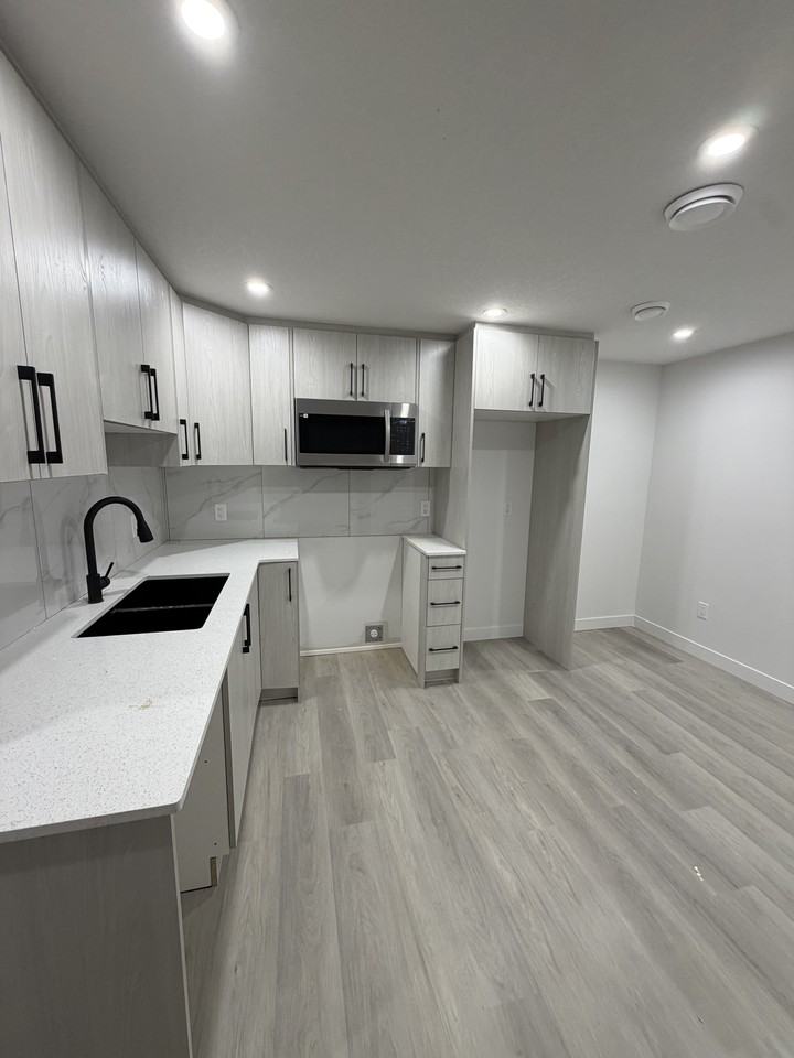 Strathern - Photo 5 of 26