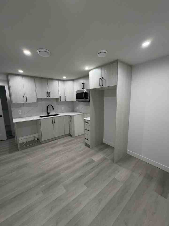 Strathern - Photo 7 of 26