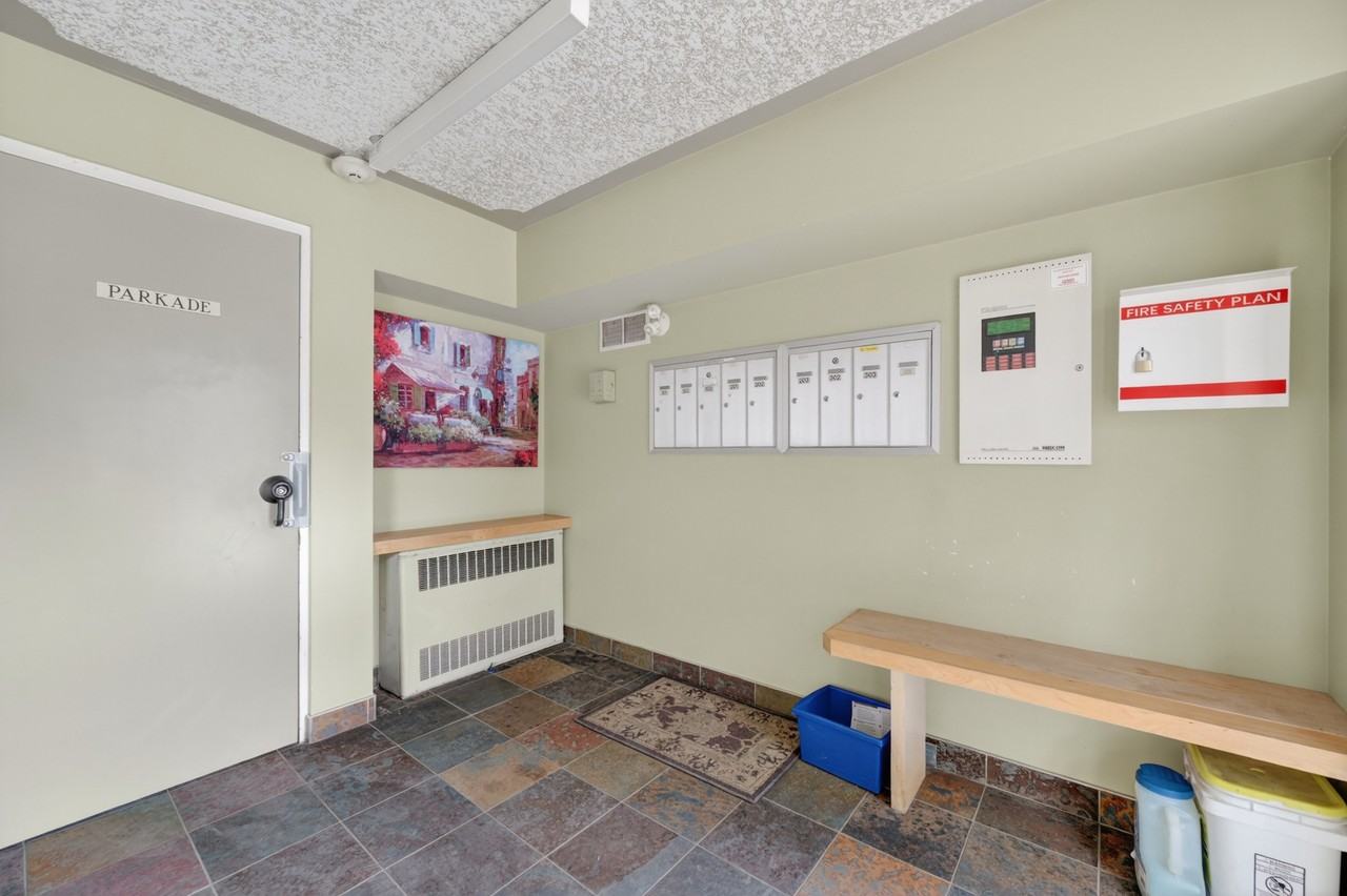 644 Meredith Road Northeast - Photo 2 of 25