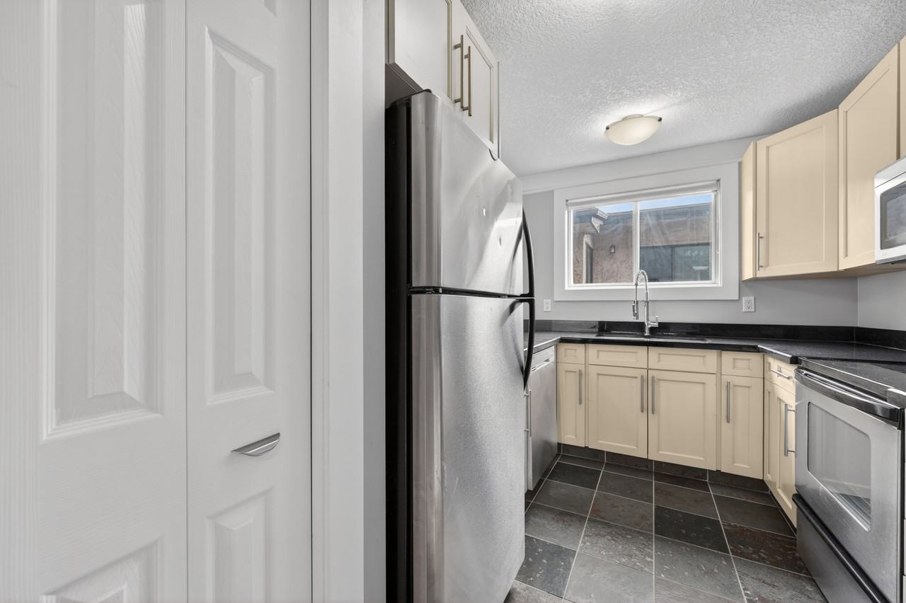 644 Meredith Road Northeast - Photo 6 of 25