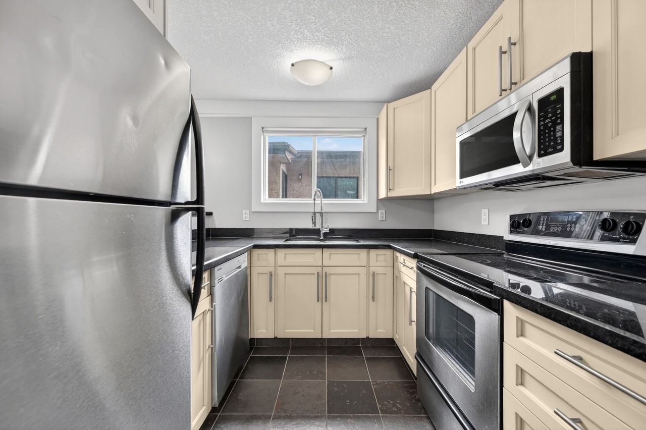 644 Meredith Road Northeast - Photo 7 of 25