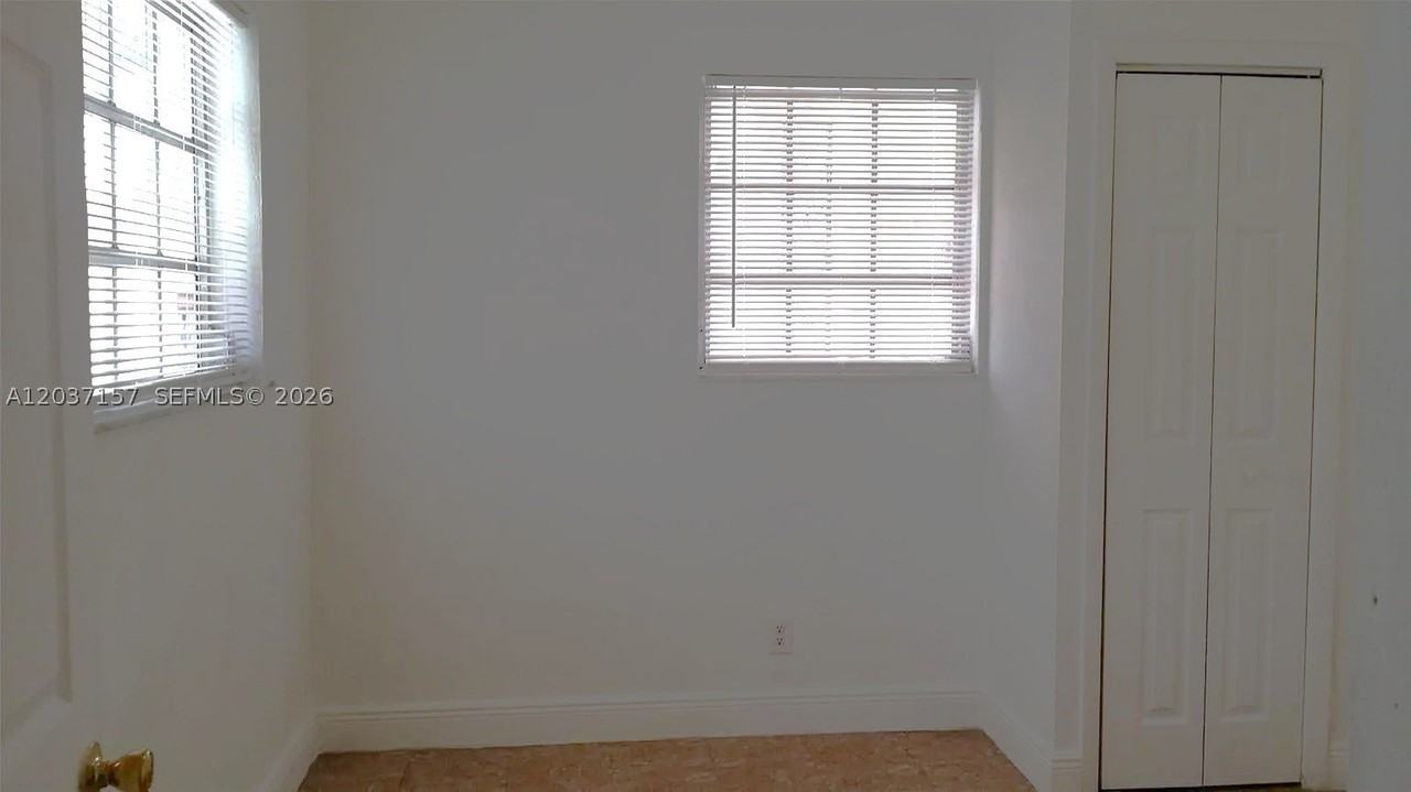 2010 Nw 70th St - Photo 6 of 22