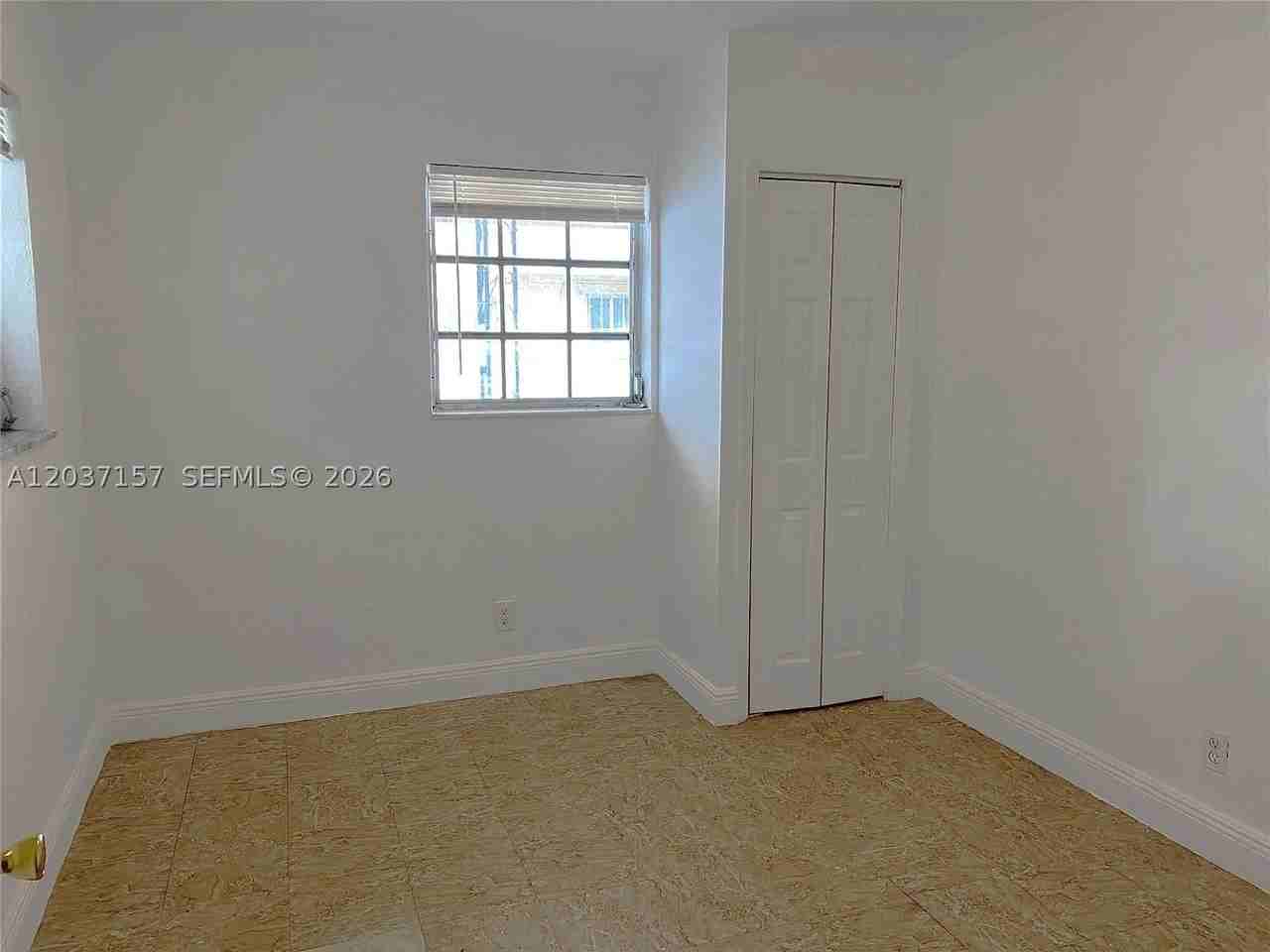 2010 Nw 70th St - Photo 7 of 22