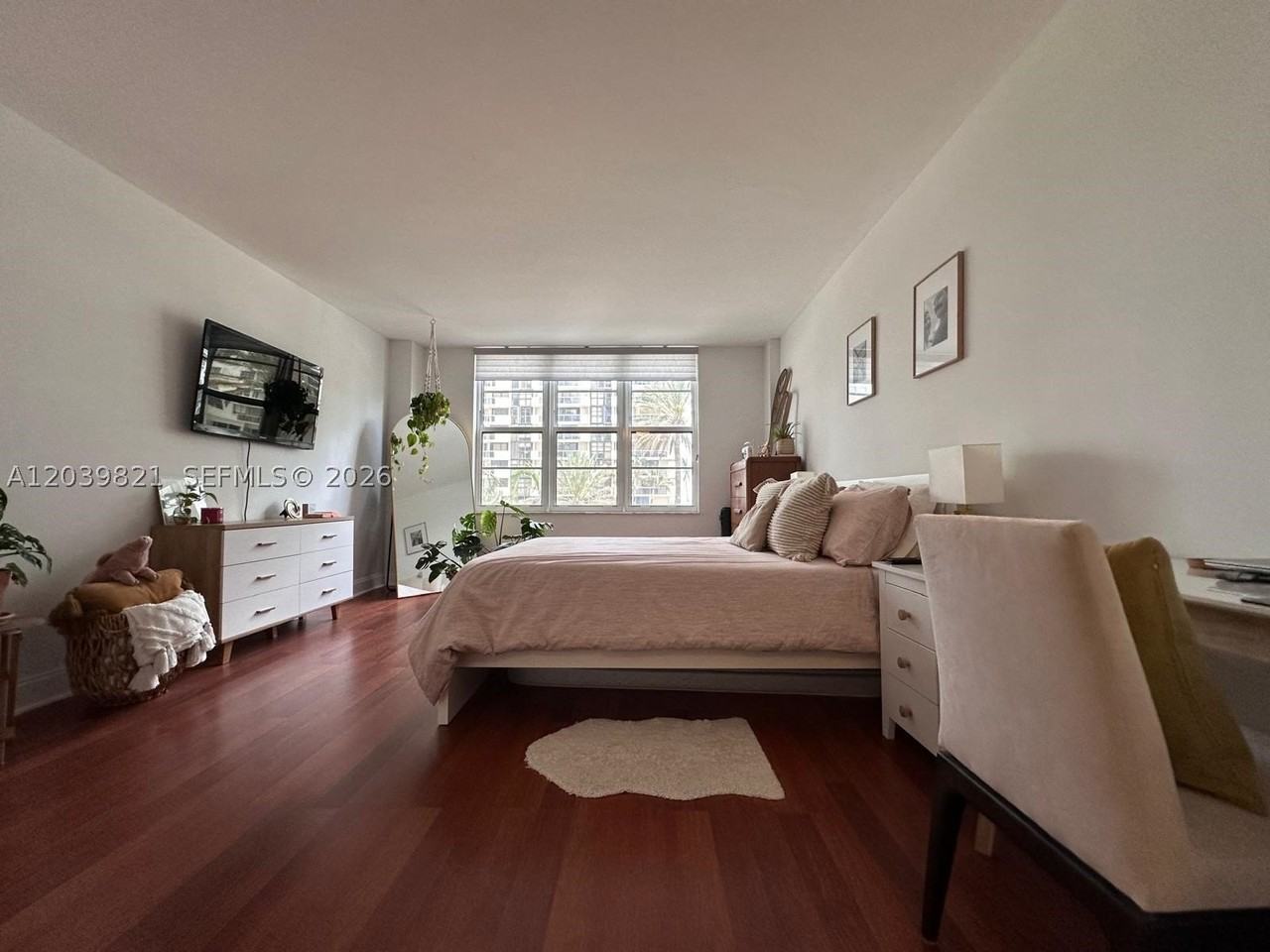 5700 Collins Ave #3N - Photo 7 of 21