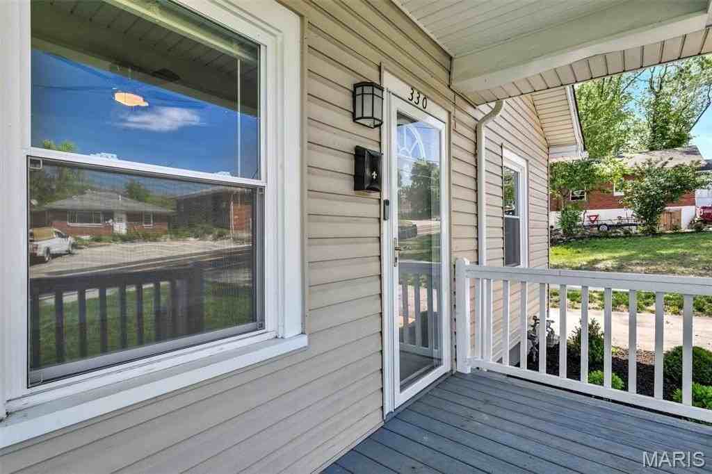 330 Chambers Rd - Photo 5 of 33