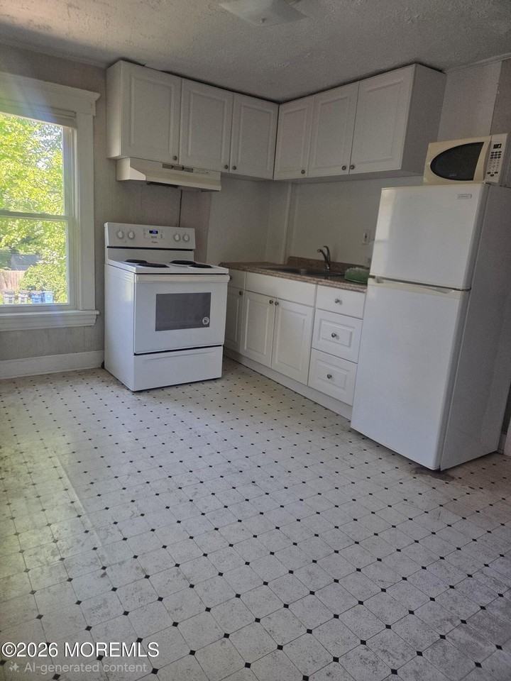 612 Lareine Ave #2 - Photo 5 of 8