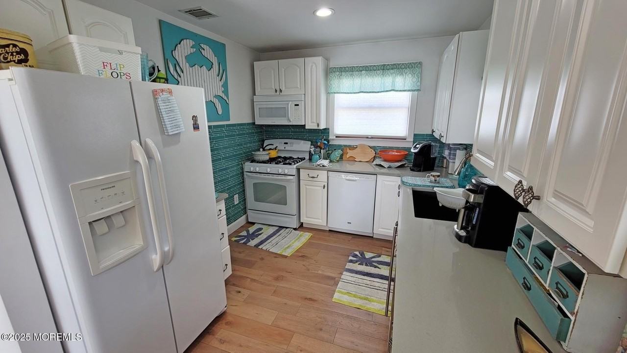 115 Charles Blvd - Photo 6 of 21