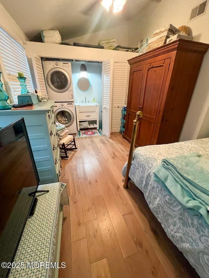 115 Charles Blvd - Photo 7 of 21