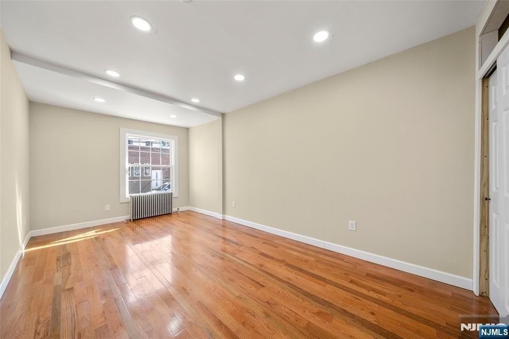 1513 67th St #2ndFL - Photo 3 of 20