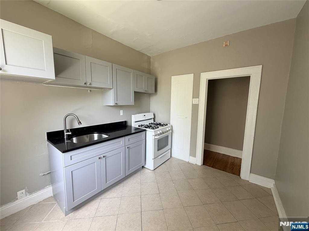 16 Irving St #B6 - Photo 5 of 12