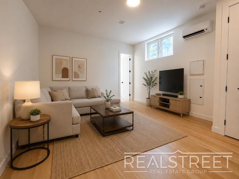 729 Rogers Ave #1B - Photo 2 of 5