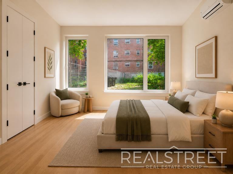 729 Rogers Ave #1B - Photo 4 of 5