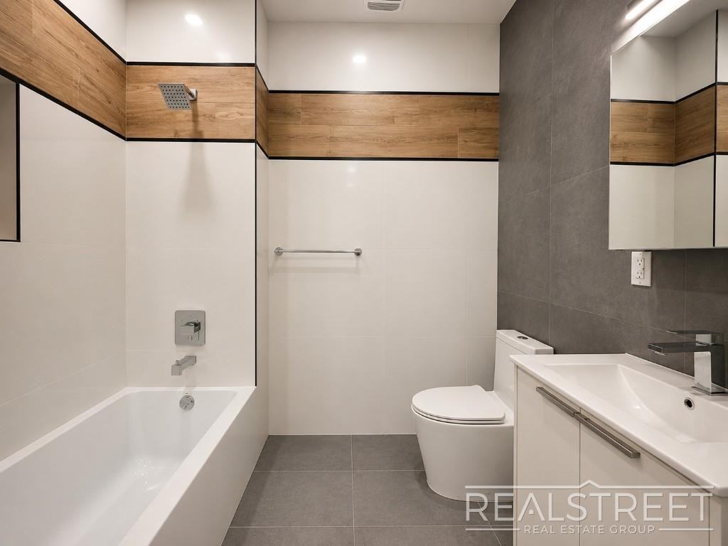 729 Rogers Ave #1B - Photo 5 of 5