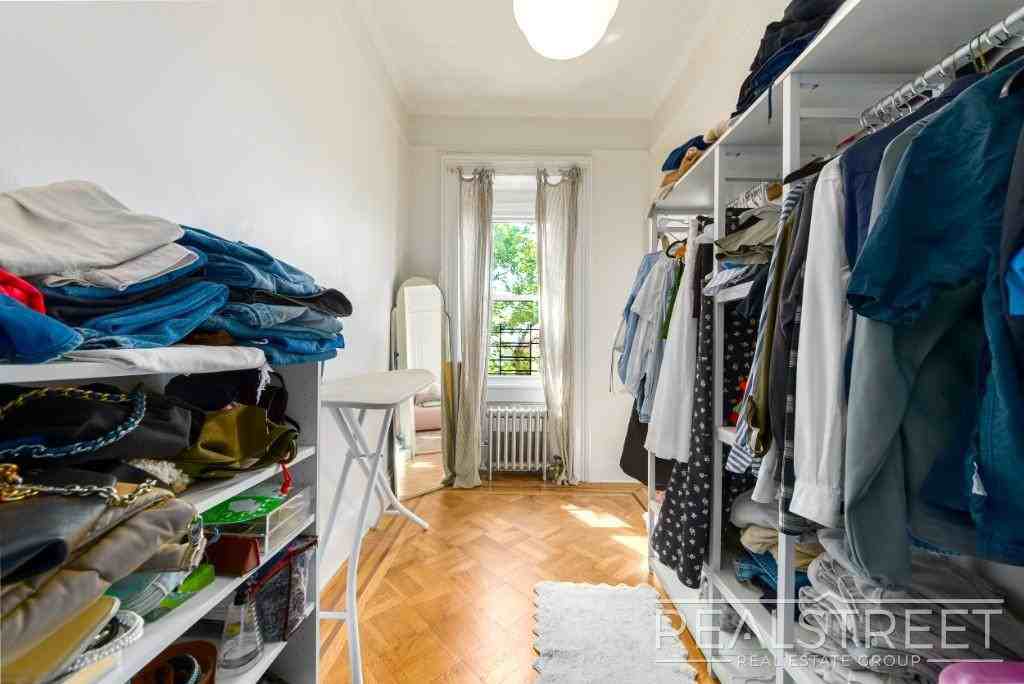 431 Clinton St #2 - Photo 6 of 8