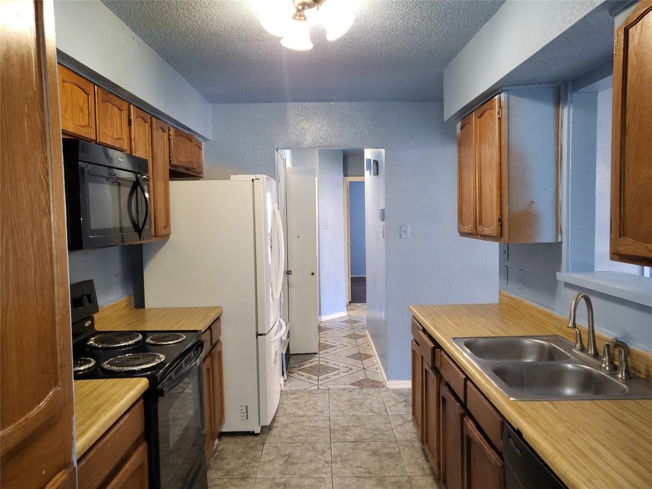 3320 Green Ridge St - Photo 4 of 24