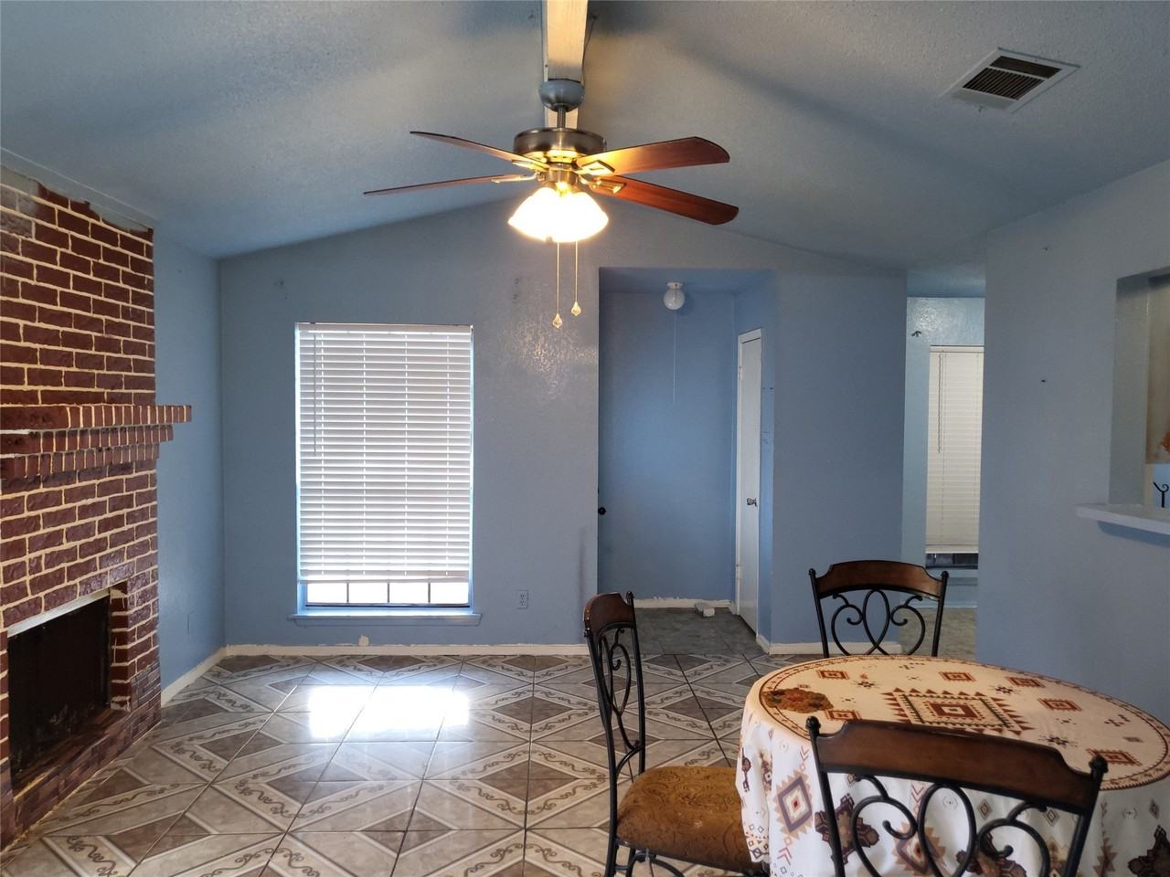 3320 Green Ridge St - Photo 6 of 24