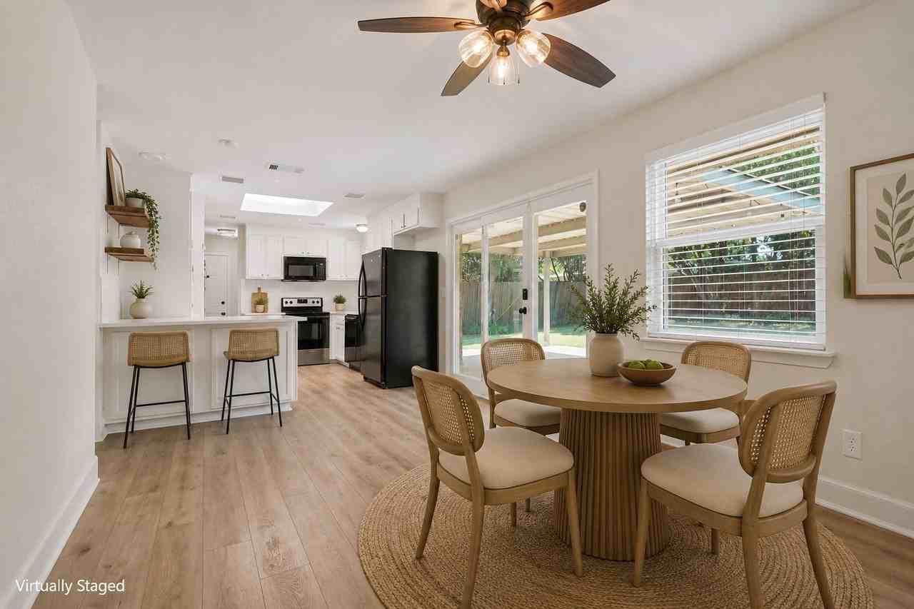 13216 Meandering Way - Photo 3 of 32