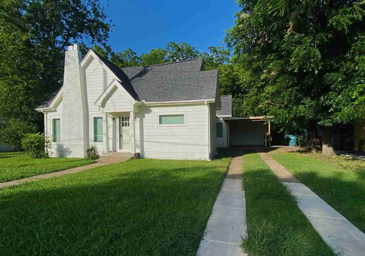 1331 S Travis St - Photo 2 of 18