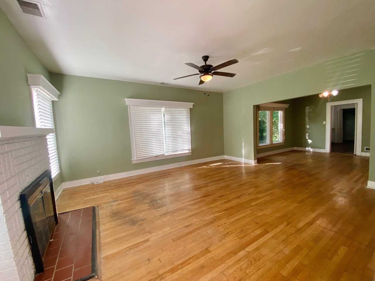 1331 S Travis St - Photo 5 of 18