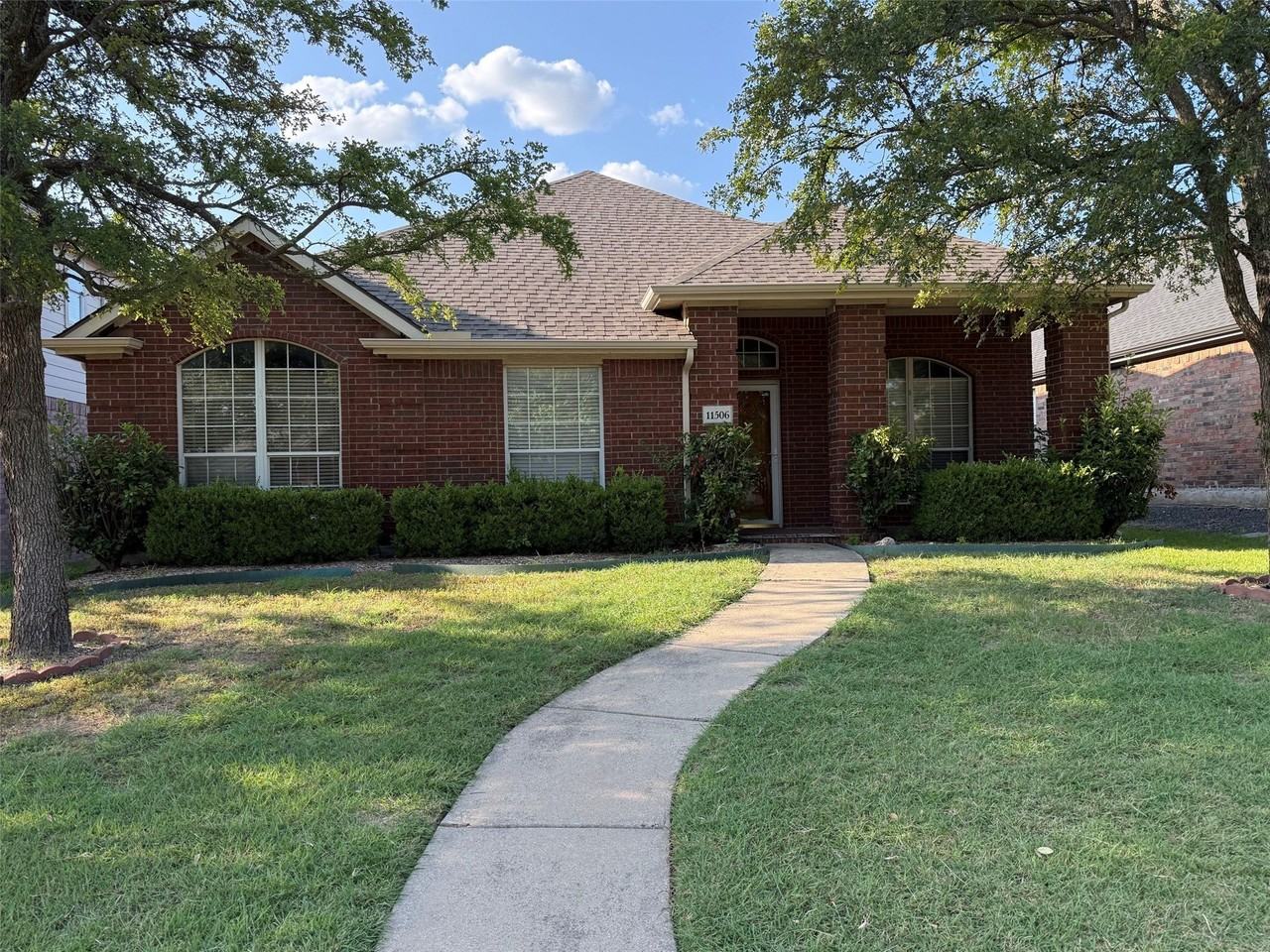 11506 Newberry Dr - Photo 2 of 20