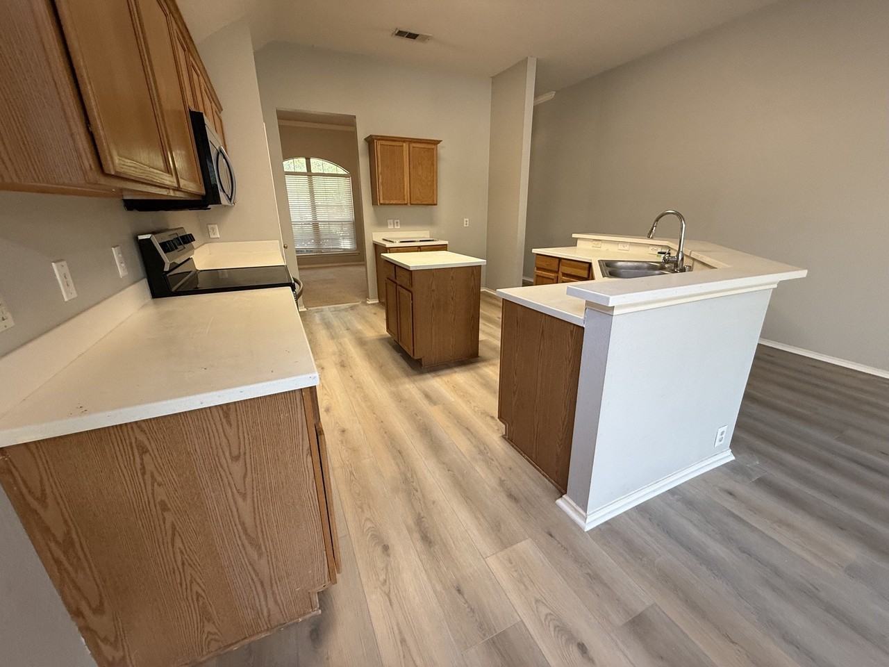 11506 Newberry Dr - Photo 5 of 20