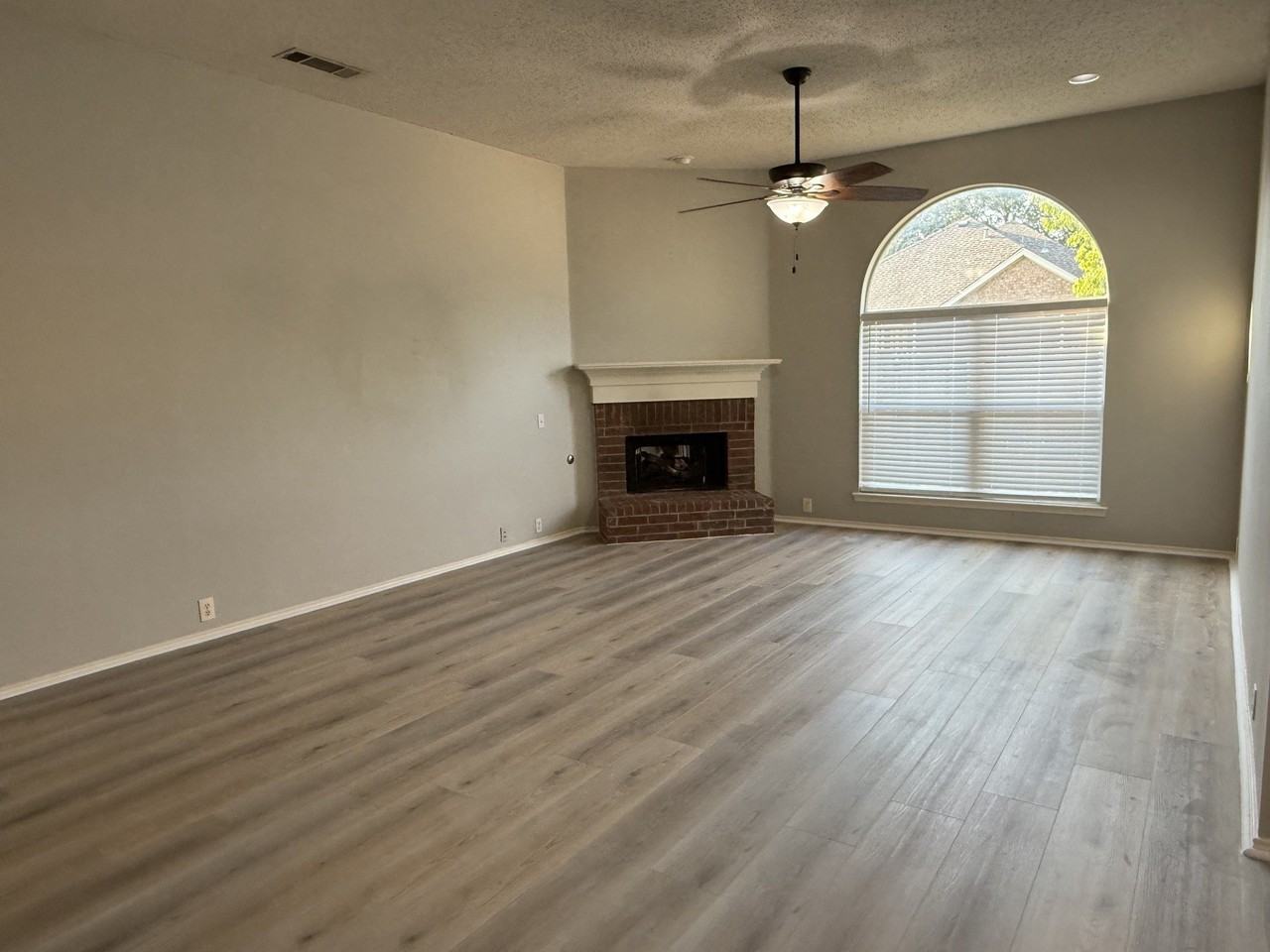 11506 Newberry Dr - Photo 6 of 20