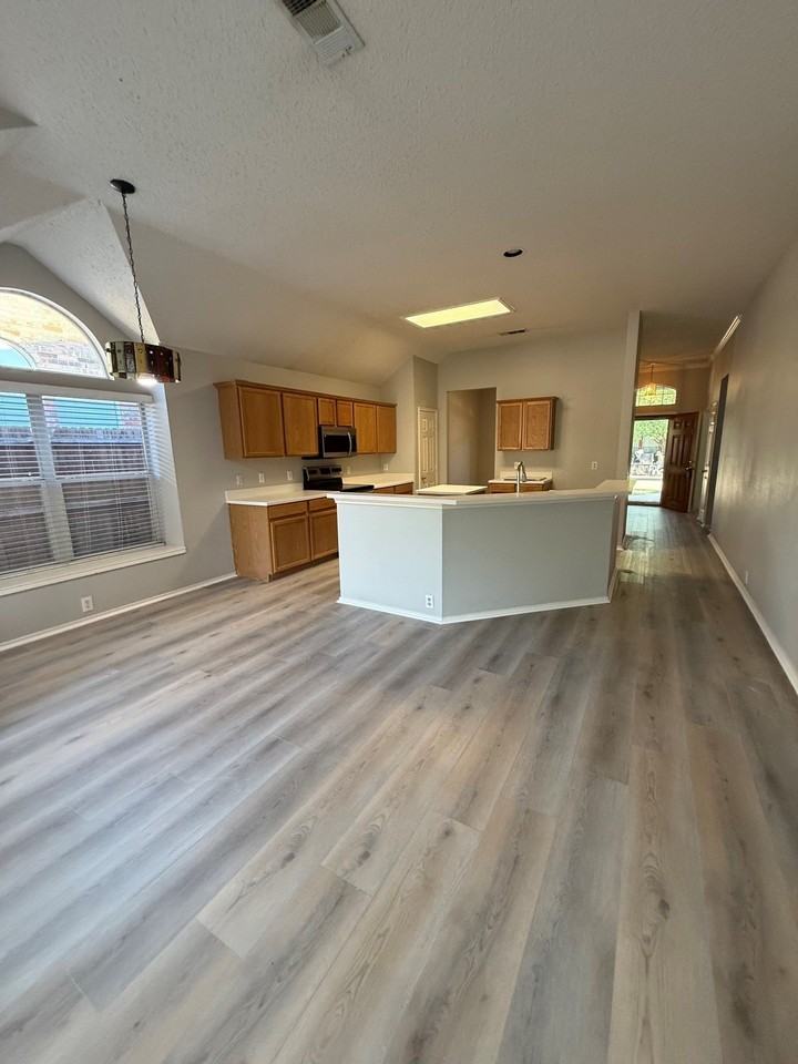 11506 Newberry Dr - Photo 7 of 20